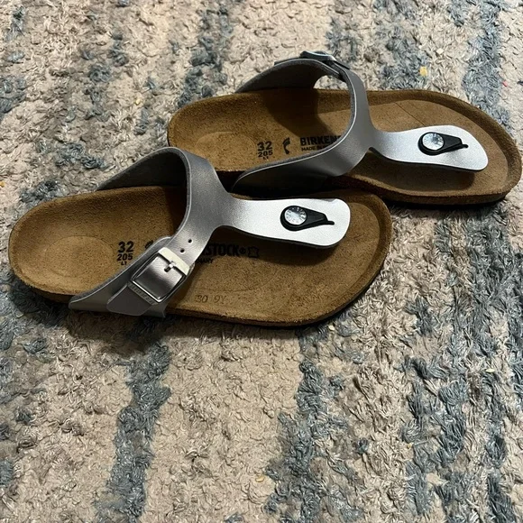 Birkenstock Narrow Gizeh Silver Kids Uni-sex Sandal - Picture 3 of 4